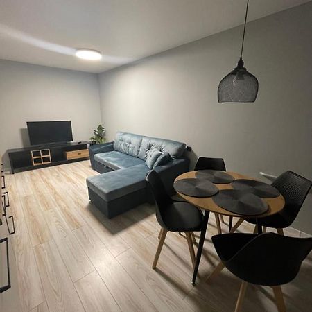 Mb Livinga Apartamentai Naftininku G Mažeikiai Buitenkant foto