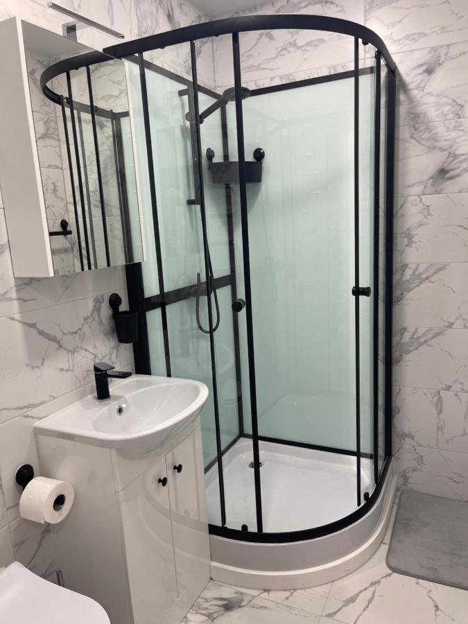 Mb Livinga Apartamentai Naftininku G Mažeikiai Buitenkant foto